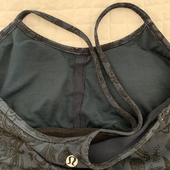 Lululemon tank - Picture 3 of 4